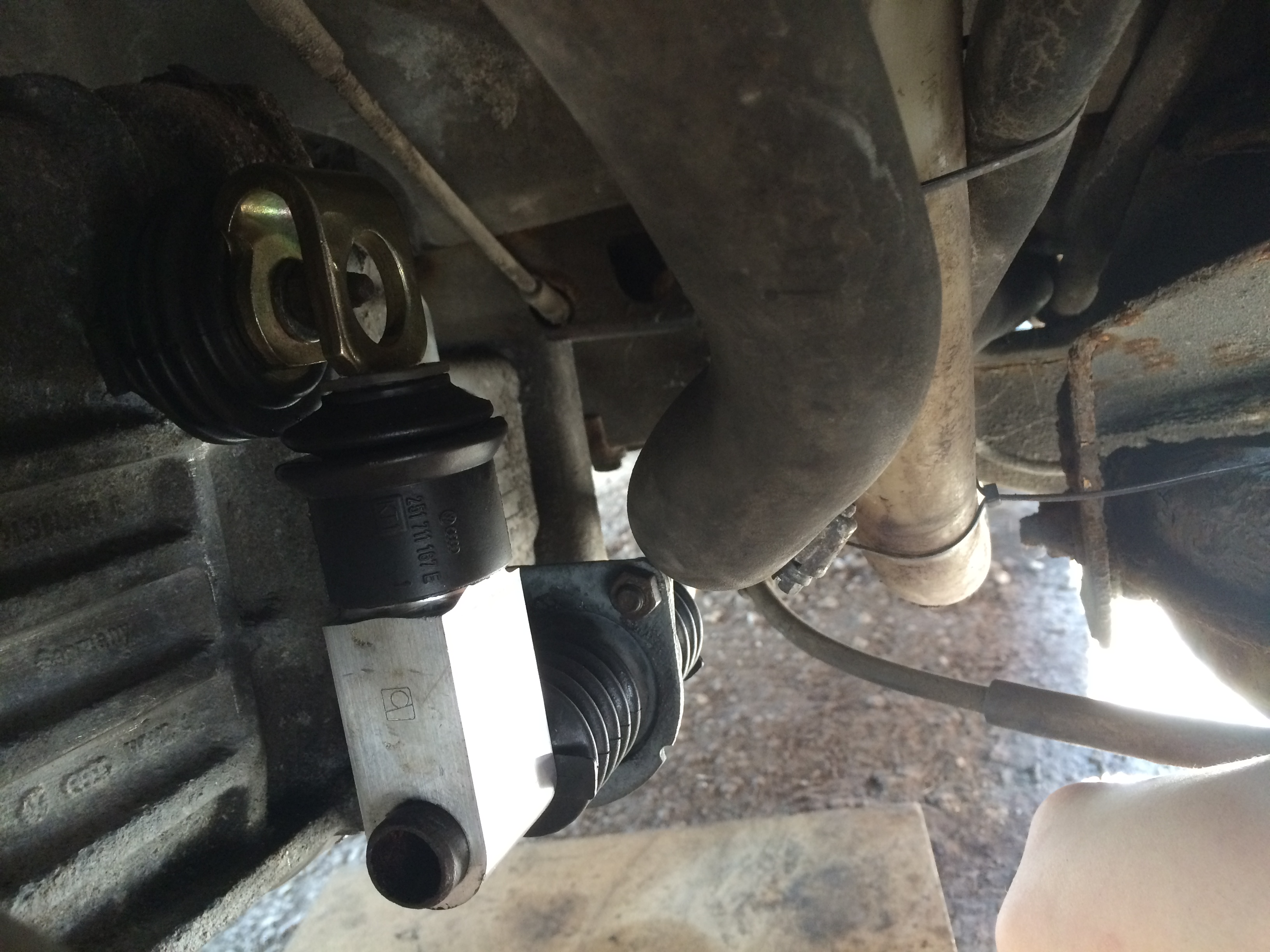 Gear Linkage - Correct bracket and flange position