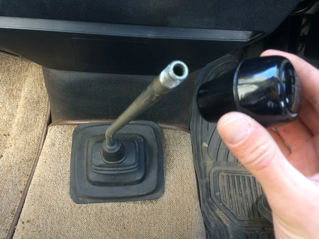 Unscrew the gear nob