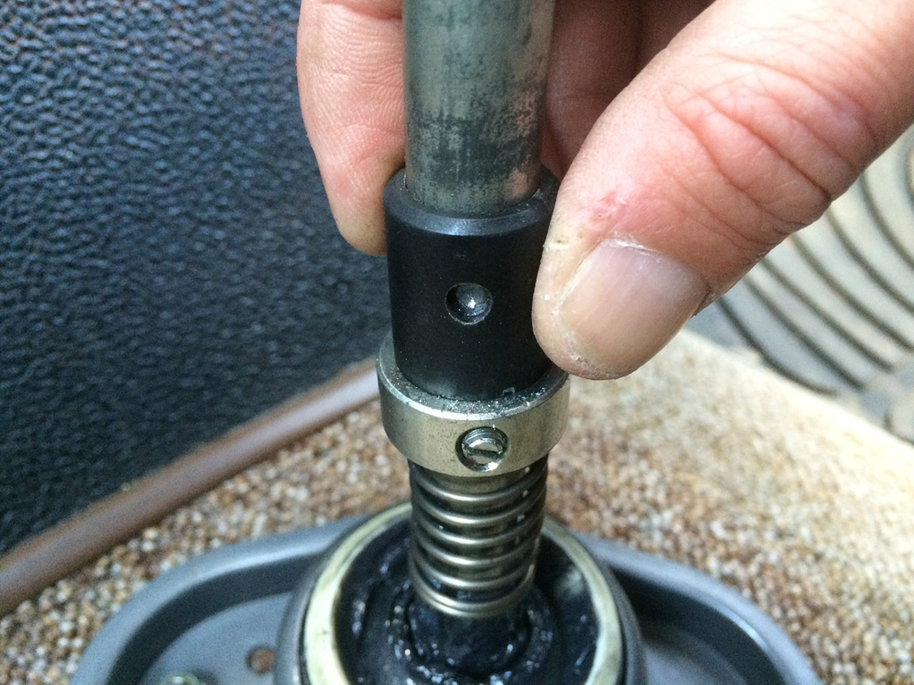 New indent in gear lever