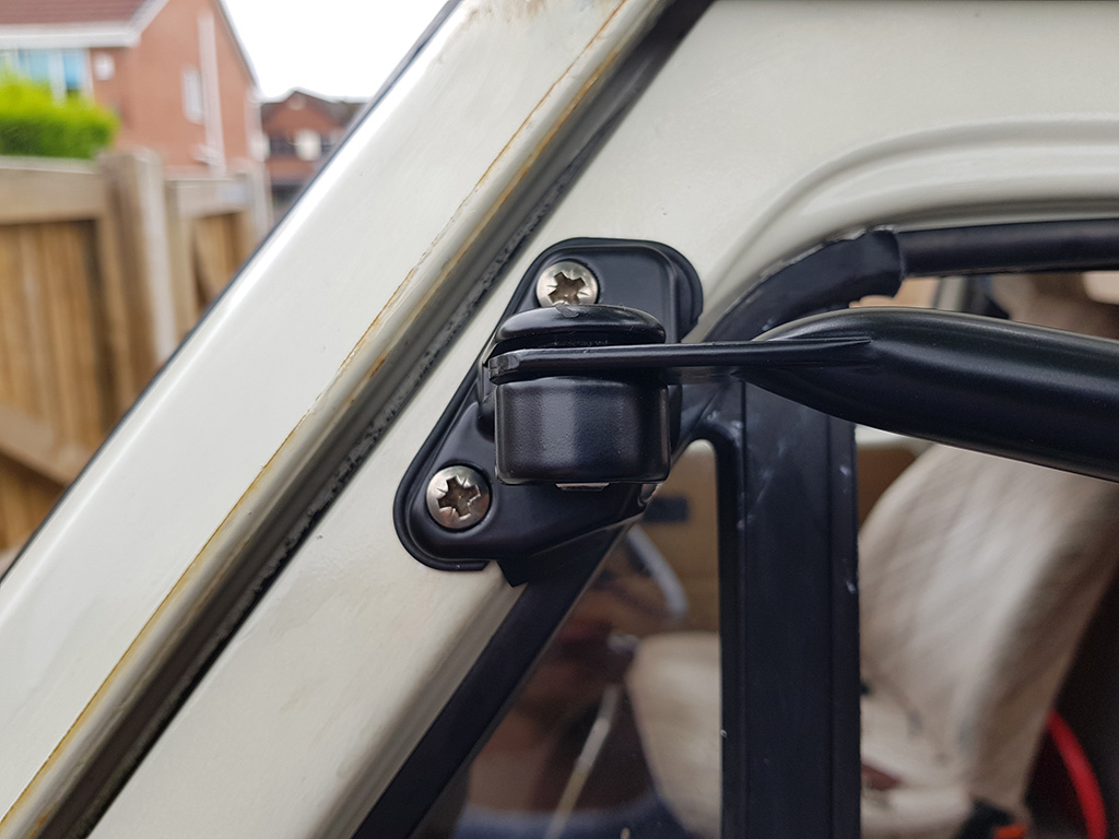 Upper bracket self tapping stainless screws